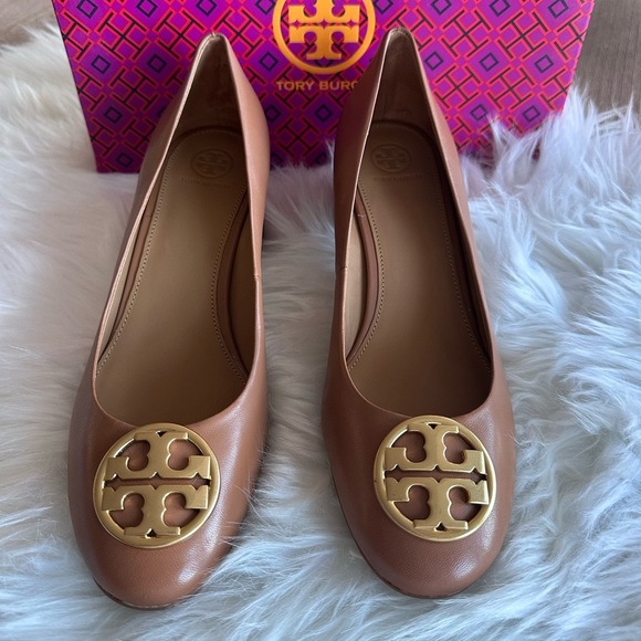 NWB Tory Burch Chelsea 50mm Pumps Napa Leather in Royal Tan
